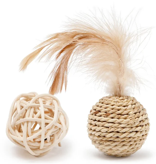 Brinquedo Duplo Bolinhas Sisal Rattan e Pena