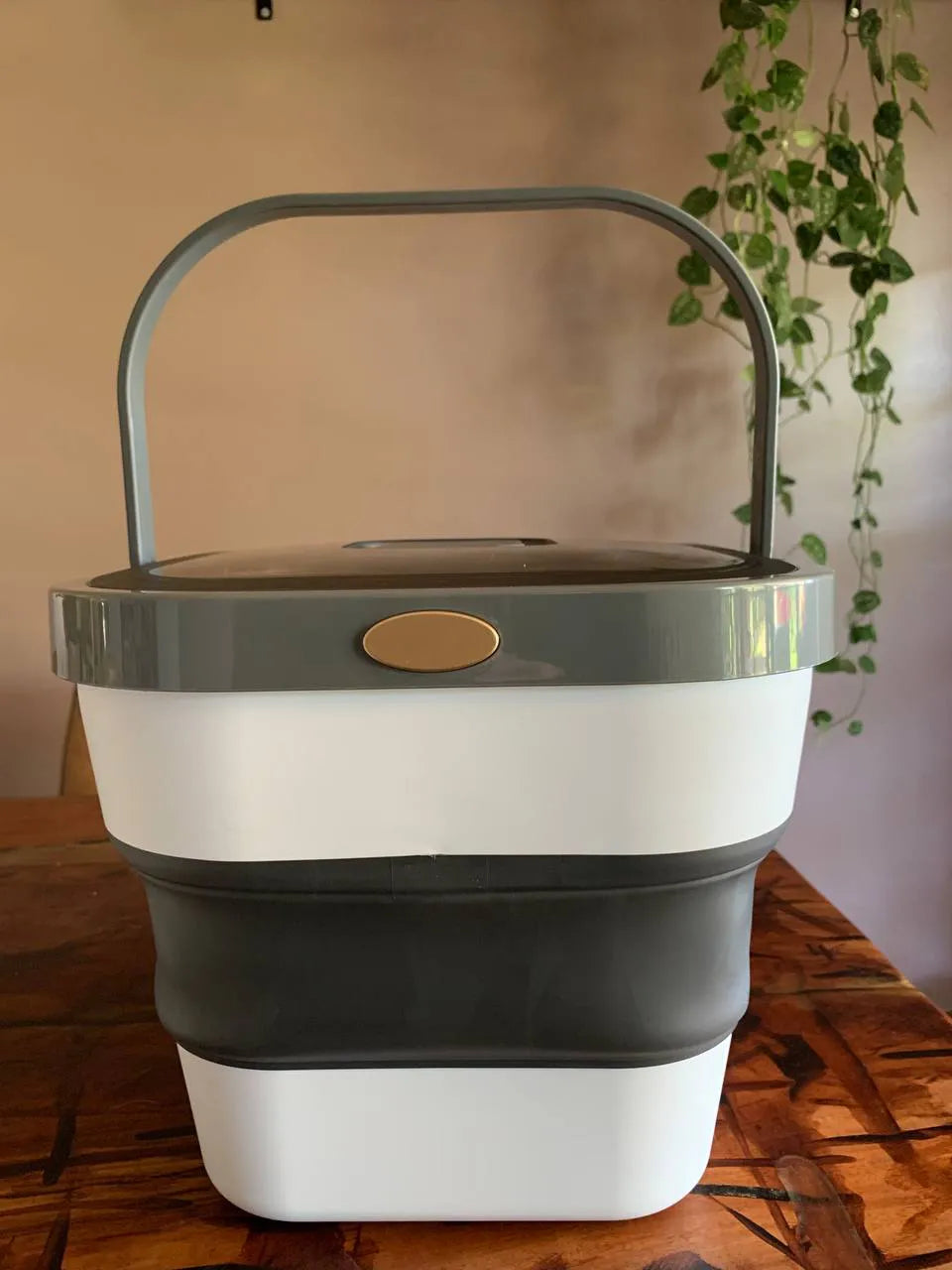 Container/Recipiente Ajustável de Silicone com Botão para Armazenamento