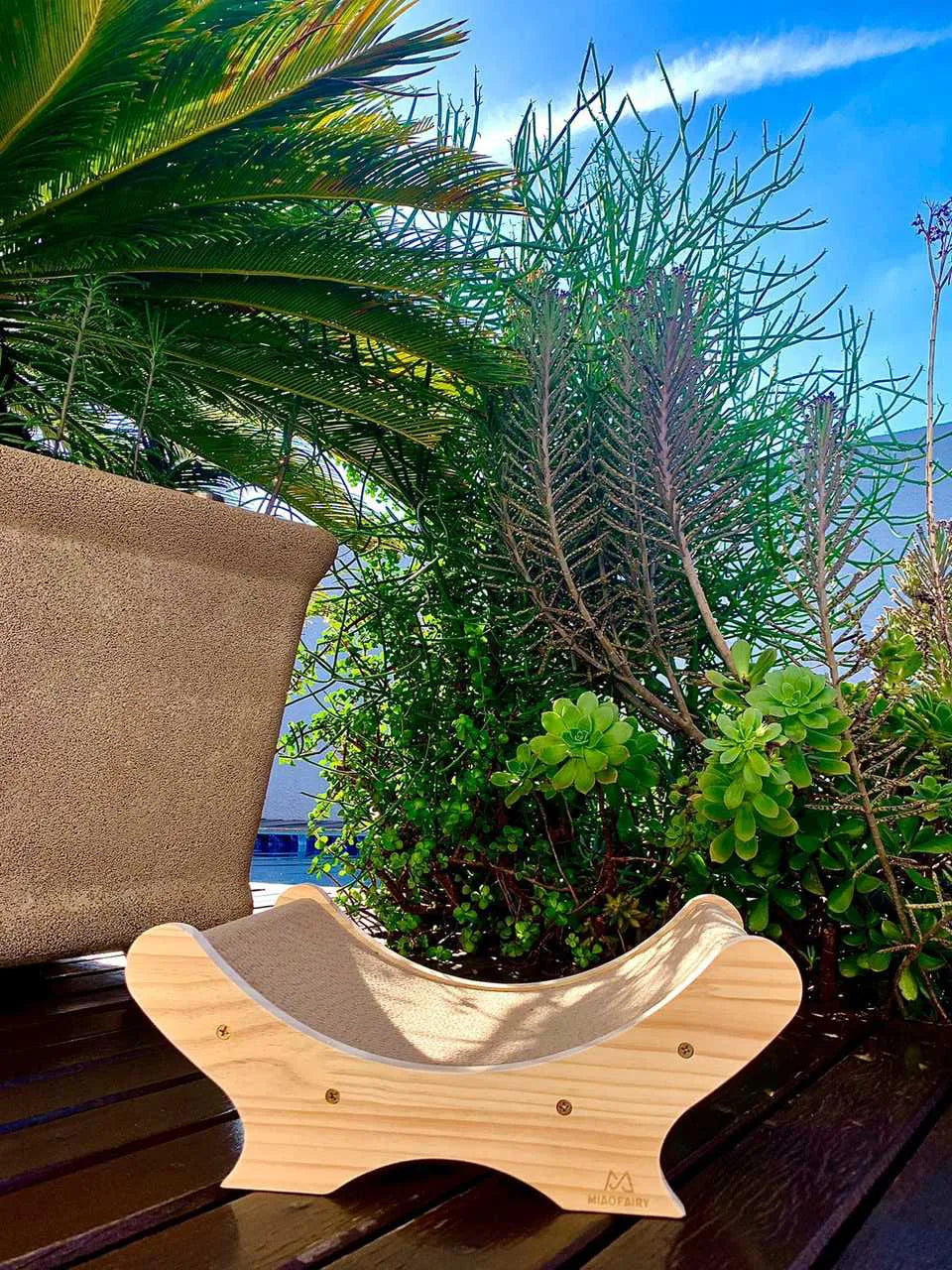 Arranhador Cama em Madeira Alta Durabilidade