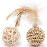 Brinquedo Duplo Bolinhas Sisal Rattan e Pena