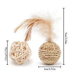 Brinquedo Duplo Bolinhas Sisal Rattan e Pena