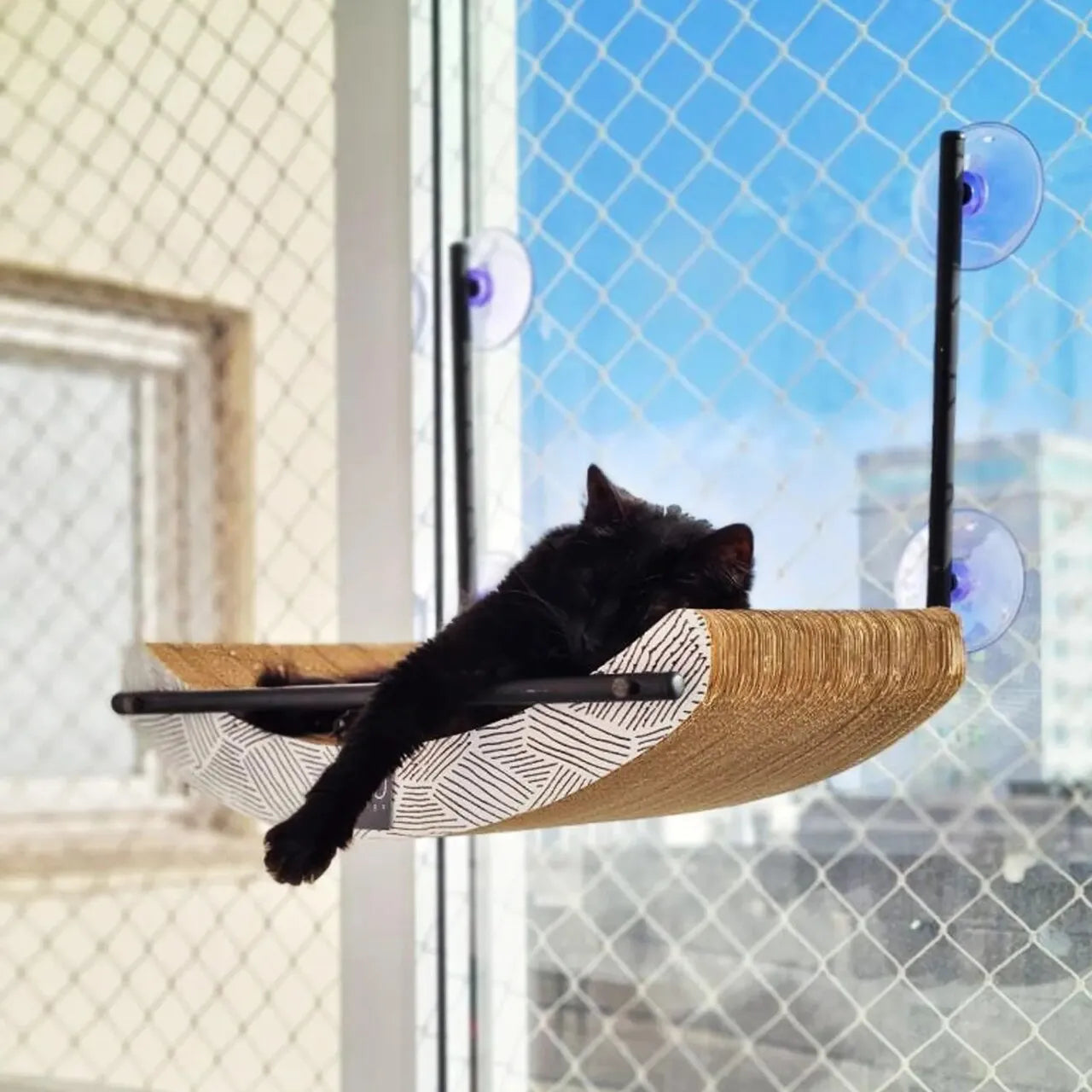 Cama Suspensa de Janela ou Parede com Arranhador Curva Branca