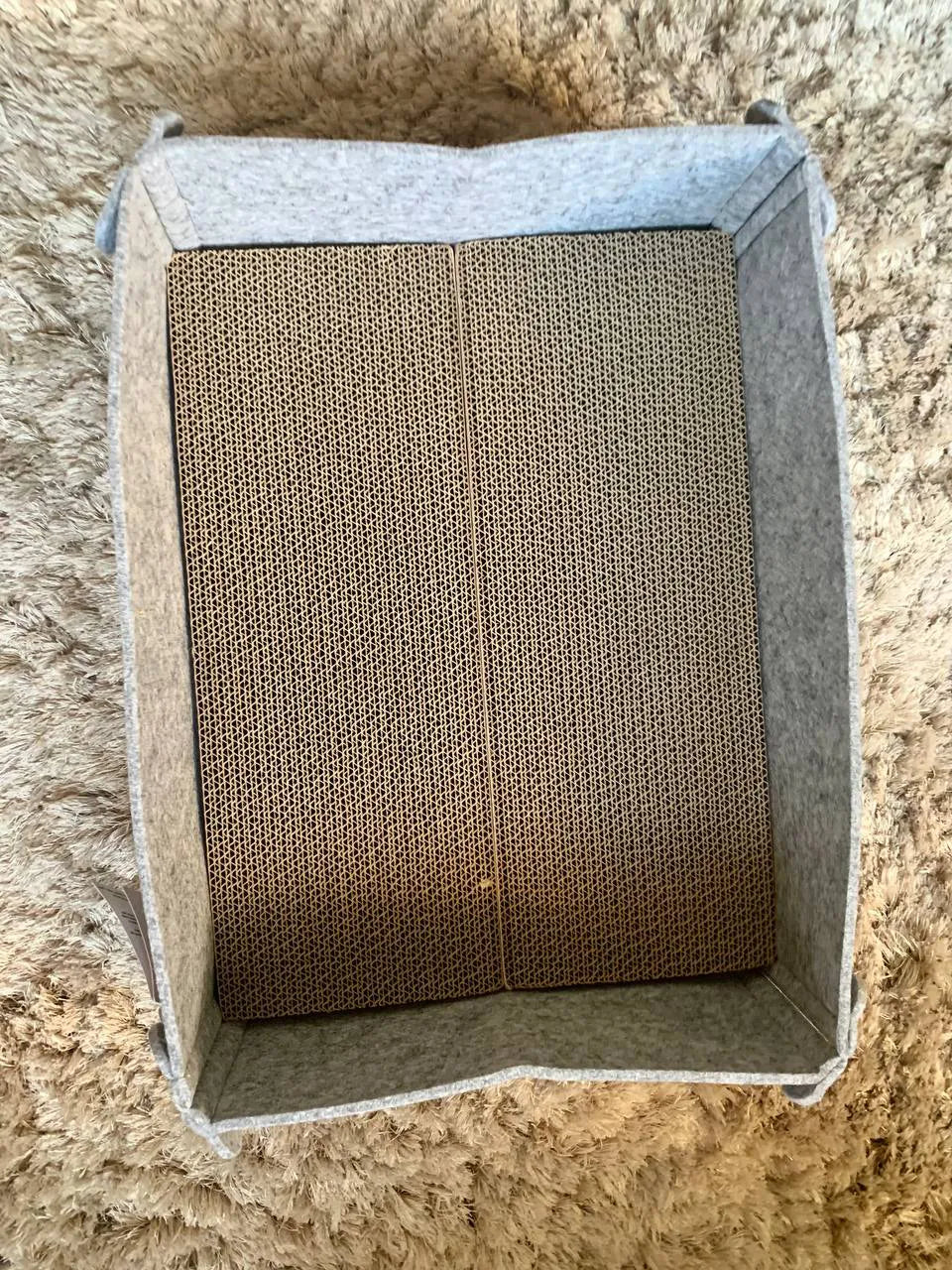 Cama Feltro Multiuso com Arranhador para Gatos