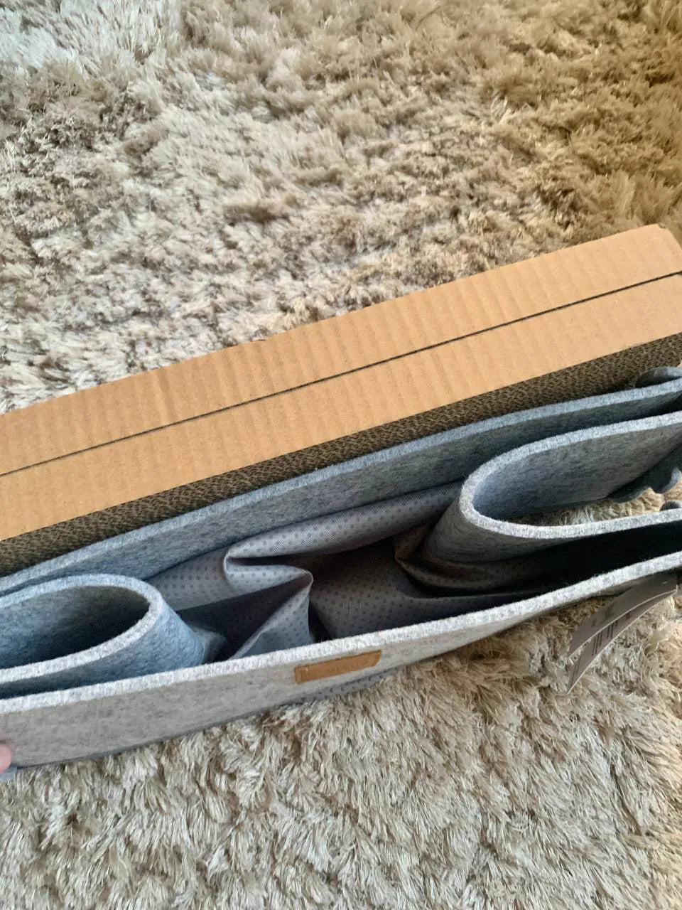 Cama Feltro Multiuso com Arranhador para Gatos